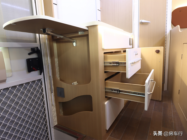 舒適旅居，細節設計，打造品質生活，愛旅途2022款夕陽紅二號房車