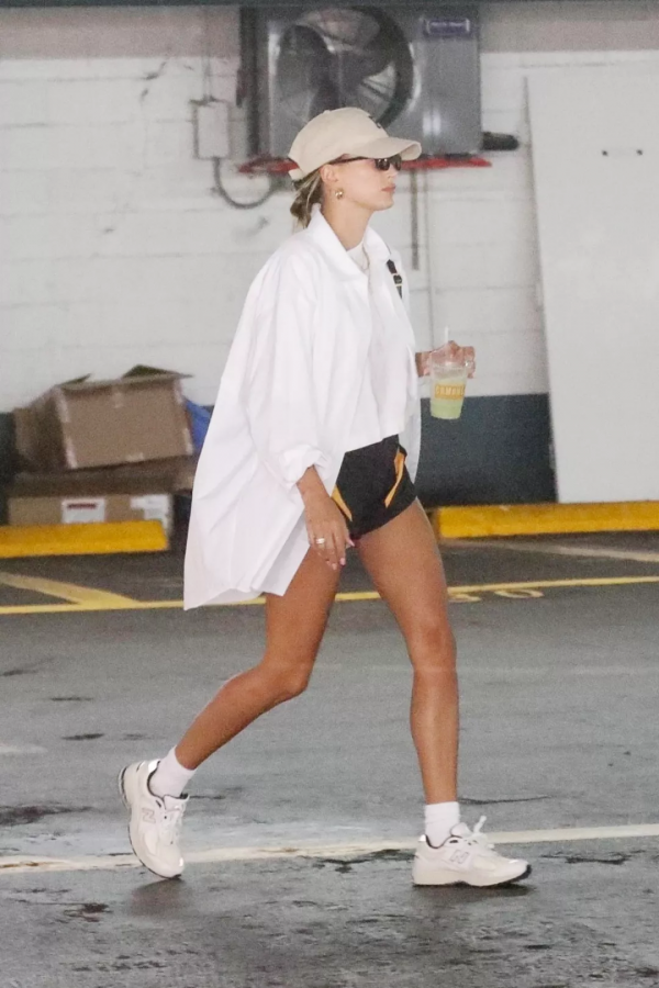 奶奶衫+連衣裙、西裝+闊腿褲，今秋王炸組合，顯高顯瘦炸了