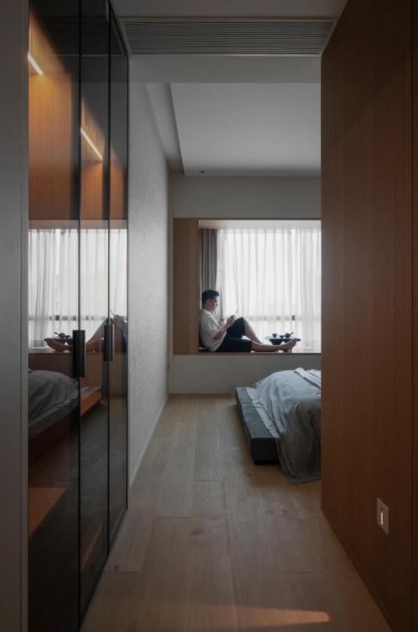 難怪低飽和度色彩越來越流行，看了她160㎡大宅後，確實很溫馨