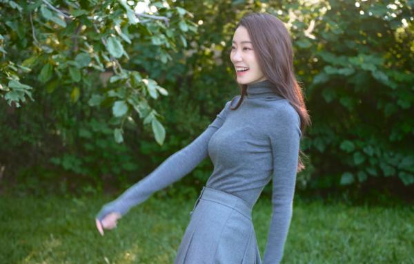 黑龍江一新娘撞臉張小斐，還以為是本人結婚了！網友：新郎賺到了