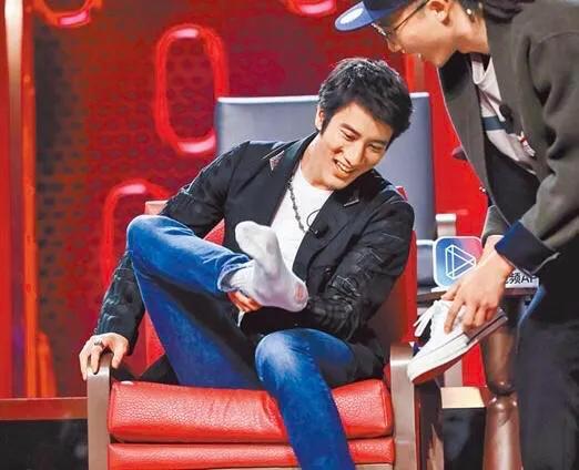 滿屏都是李靚蕾王力宏，有意思嗎？