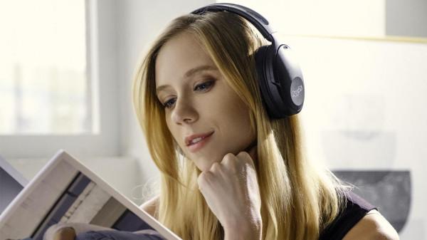 一款續航100小時的頭戴式無線藍芽降噪耳機——233621® Hush 一款續航100小時的頭戴式無線藍芽降噪耳機——233621® Hush