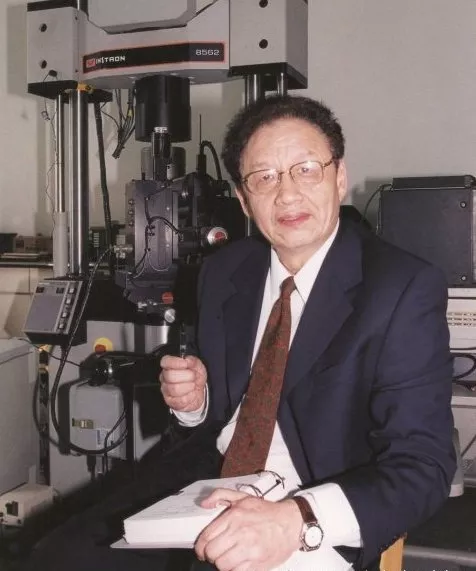 羨慕！釘子鞋扎到一起的北科大愛情！