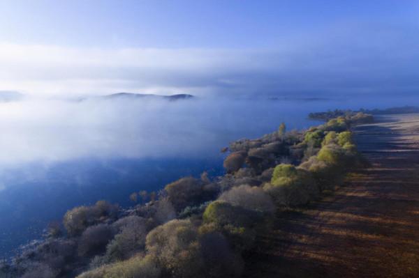 落日斜波暮水明 盤點塞上壯美湖泊秋色
