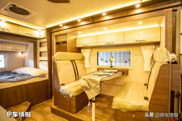 大品牌主流房車啥樣?空間夠大水電充足,6口人長途旅行也無憂 大品牌主流房車啥樣?空間夠大水電充足,6口人長途旅行也無憂