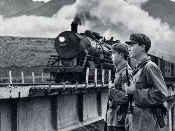 王震找縣長辦事被“耍官威”，上將葉飛得知後大怒：將其革職查辦