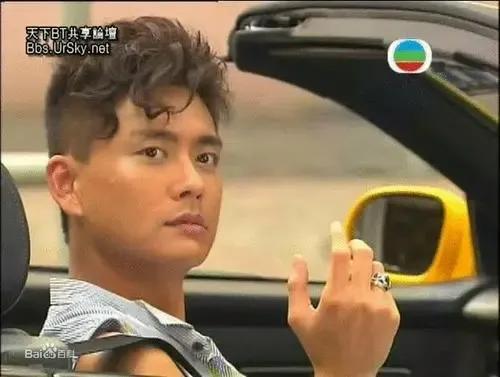 黃宗澤這幾年來越來越帥了,主要在於髮型和衣著品味 黃宗澤這幾年來越來越帥了,主要在於髮型和衣著品味