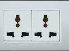 家長要時刻注意小孩身邊隱藏的危險,防治意外事故發生 家長要時刻注意小孩身邊隱藏的危險,防治意外事故發生