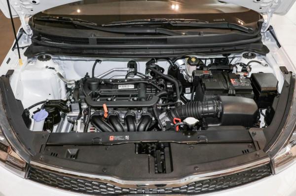 小巧時尚，價格僅6萬多，這款韓系轎車值得擁有嗎？評測起亞煥馳