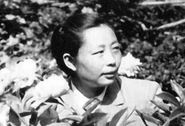 林月琴嫁羅榮桓後才知前夫還在,尷尬處境讓毛主席化解,結果如何 林月琴嫁羅榮桓後才知前夫還在,尷尬處境讓毛主席化解,結果如何