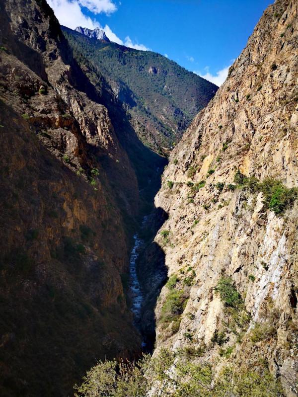 梅里雪山腳的世外桃源雨崩之旅第五天一一尼農峽谷 梅里雪山腳的世外桃源雨崩之旅第五天一一尼農峽谷