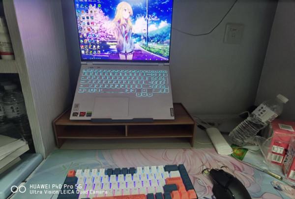 一個大一狗的宿舍桌面