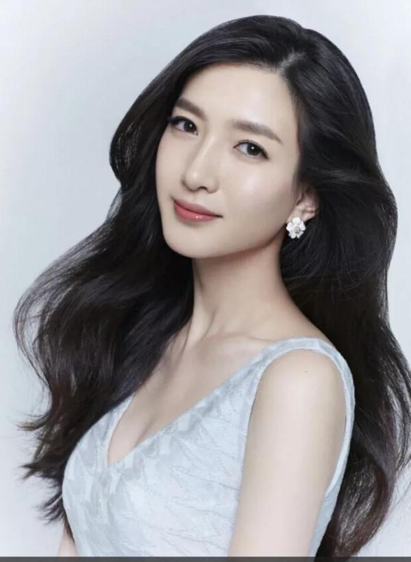 江疏影高學歷高顏值高身材，三高美到了巔峰