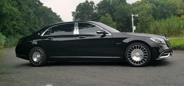 道世間誰與爭鋒，邁巴赫S450典藏版改裝雙拼色、後排獨立座椅