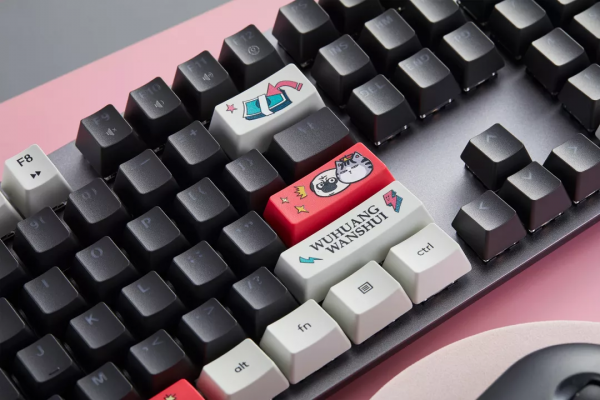 國風少年，國潮出擊，吾皇萬睡×羅技聯名新品來襲