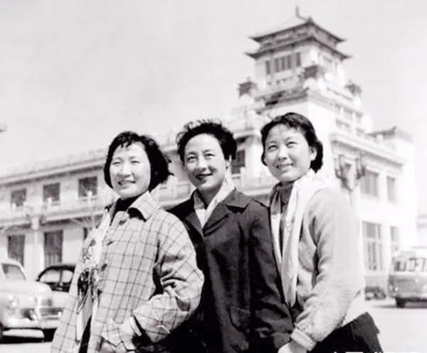 “七仙女”嚴鳳英墓地：一代宗師，黃梅戲開拓者，骨灰安葬於家鄉