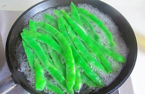 這3種含有大量“草酸”的蔬菜,不焯水不能吃,早知道早受益 這3種含有大量“草酸”的蔬菜,不焯水不能吃,早知道早受益