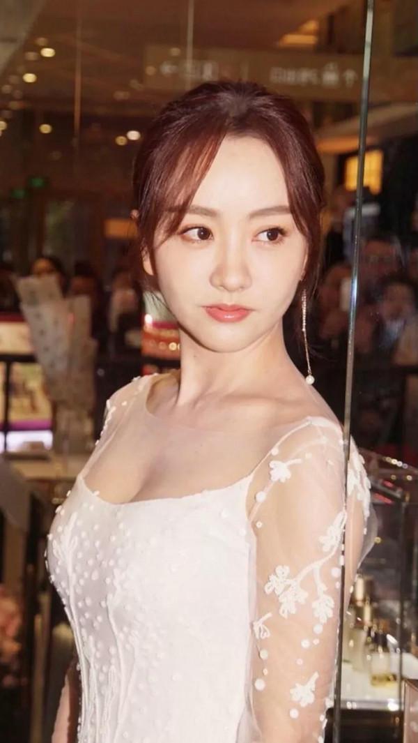 楊蓉，小鳥依人，漂亮的小姐姐