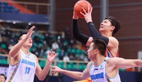 大鯊魚外援狀態復甦，富蘭克林打出“三雙”，助上海男籃贏下江蘇隊