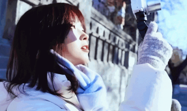 為啥要把央視記者王冰冰&OpenCurlyDoubleQuote;娛樂化&rdquo;，戴個眼鏡也能上熱搜？