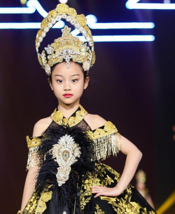 長相浪費基因？這些星二代，明明跟父母共用一張臉