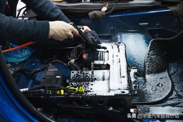 「致臻匠心」修復一臺大眾途銳,勇攀高峰後再成為逆轉時間的焦點 「致臻匠心」修復一臺大眾途銳,勇攀高峰後再成為逆轉時間的焦點