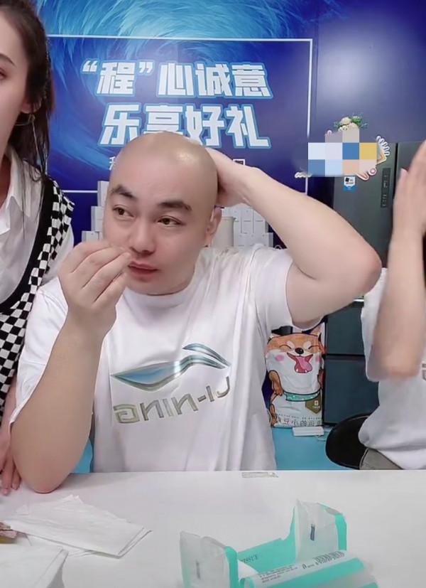 趙本山愛徒程野攜美女直播，帶貨累到暴汗，曾出演張藝謀電影