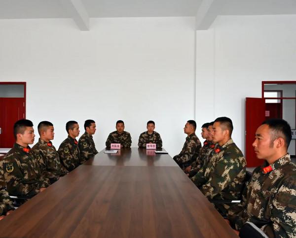 新兵到家了，家人們很“走心”