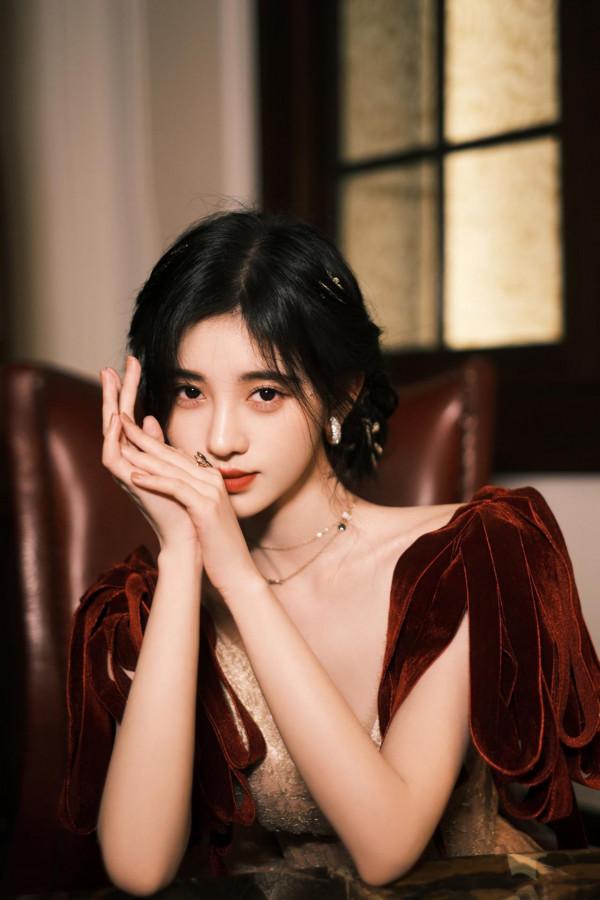 202號“女神”鞠婧禕 202號“女神”鞠婧禕