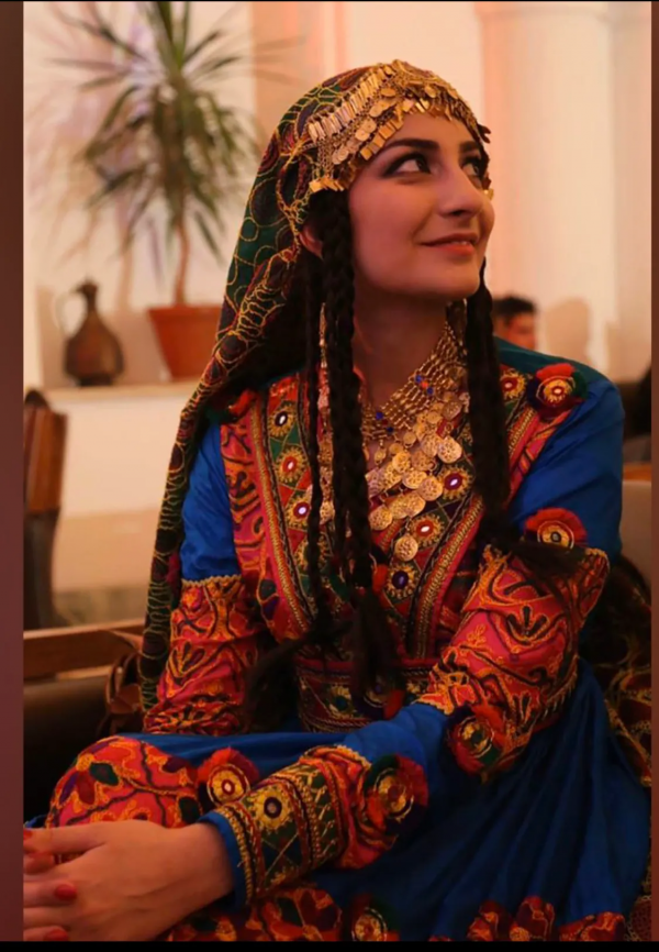 穆斯林,為何男女都愛穿大褂戴頭巾? 穆斯林,為何男女都愛穿大褂戴頭巾?