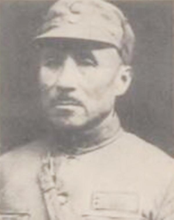 1947年馬家軍一團長被俘，彭老總不但放他，還送他一匹馬回家