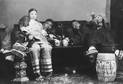 周總理訪問蘇，毛主席欽點董必武擔任代總理，得到大家一致同意