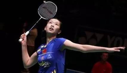 做好第一步架拍,為發力做好前期工作,才能打出有威脅性的正手球 做好第一步架拍,為發力做好前期工作,才能打出有威脅性的正手球