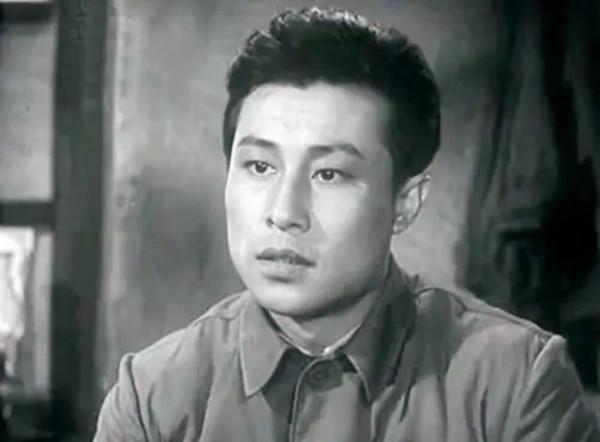 89歲王心剛，與患病妻子恩愛60年不離不棄，兒女已是億萬富翁