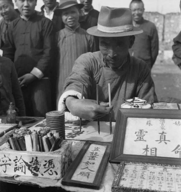 揭秘江湖“測字術”絕活“拋硯風”,測字高手小鐵嘴的故事 揭秘江湖“測字術”絕活“拋硯風”,測字高手小鐵嘴的故事