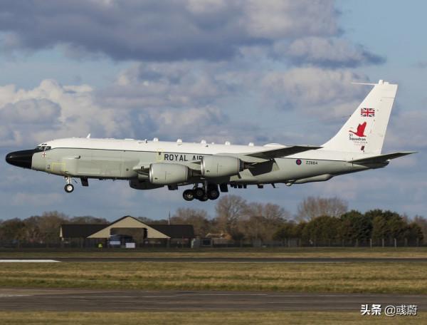 空軍獨苗殲偵8F戰機，真的是因為高空偵察無可替代而堅持服役嗎？