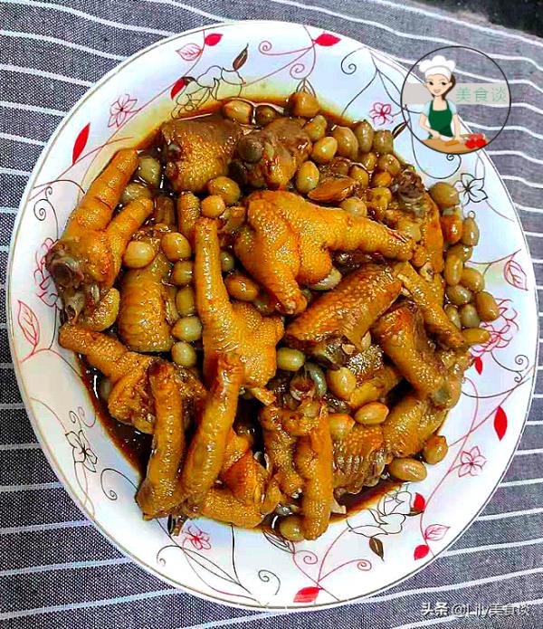 它倆一起煮是絕配，燜一燜鮮美極了，女人下飯男人下酒，越啃越香