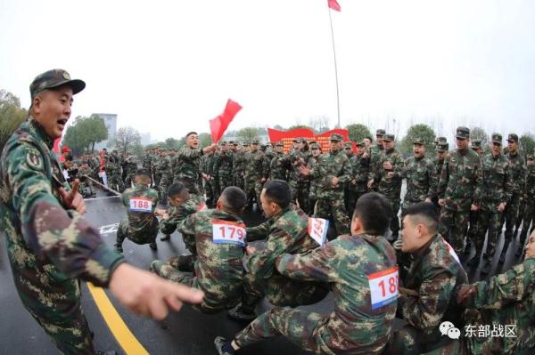 看！“東風快遞員”為火箭“注燃”