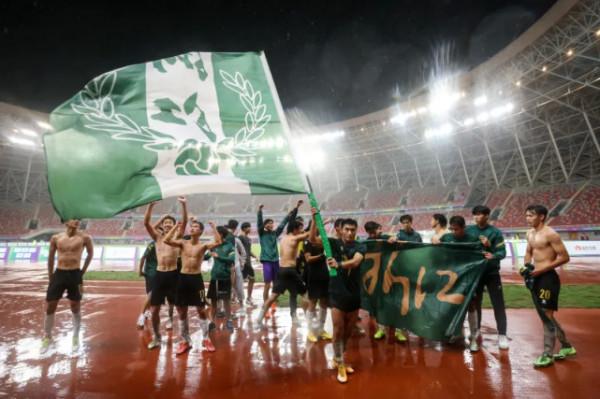 創造歷史!浙江U20男足2比1擊敗新疆,拿下三大球首枚金牌 創造歷史!浙江U20男足2比1擊敗新疆,拿下三大球首枚金牌