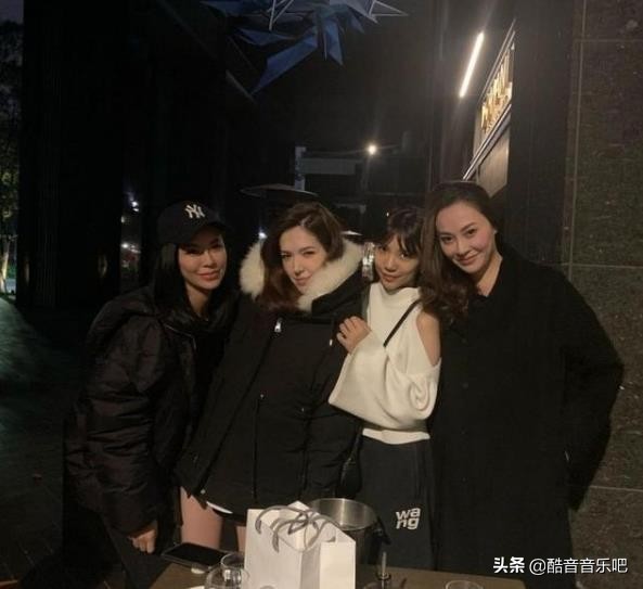 閨蜜發文力挺李靚蕾！認識超過10年揭私下面，很驕傲