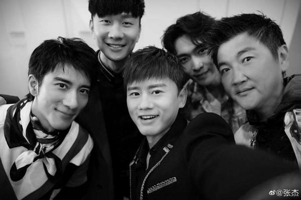 歌壇天王張傑和好友音樂才子王力宏的親密合照，你見過嗎？