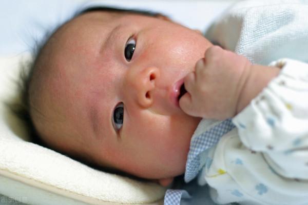 我出生時只有四斤多，爹認為我活不了，隨時準備用破席筒把我捲起來埋了