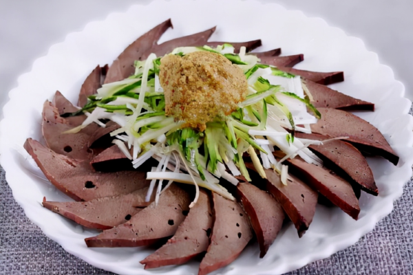 東北老一輩“最愛”的5道下酒菜，個個分量足，如今卻遭人冷落