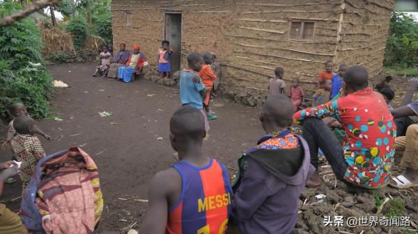 56歲非洲大叔迎娶漂亮公主,被稱為現實版的矮人和公主,非洲故事 56歲非洲大叔迎娶漂亮公主,被稱為現實版的矮人和公主,非洲故事