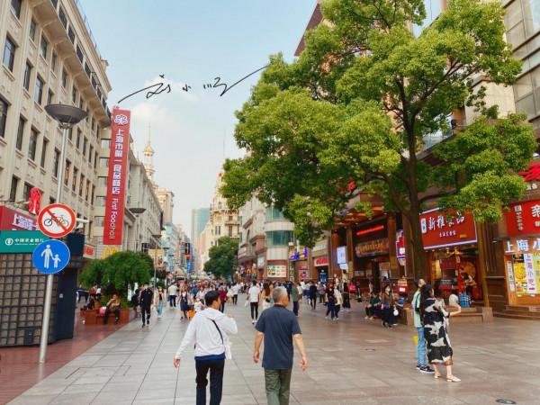 外地遊客到上海旅遊，都喜歡來這條街打卡，卻有人喜歡，有人失望