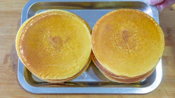 玉米麵這樣做，比蛋糕還好吃，柔軟香甜，簡單幾步，2分鐘出鍋