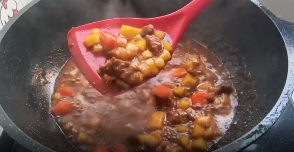 給孩子帶飯真難，只愛吃肉不愛吃菜咋辦？