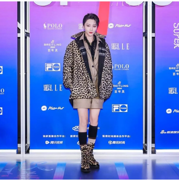 2021辣眼明星 &vert; 愛馬仕哭了，花多少錢才能讓吳宣儀不揹我們的包？