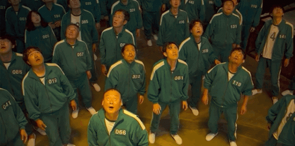 全世界《魷魚遊戲》的粉絲,靠衣服相認了 全世界《魷魚遊戲》的粉絲,靠衣服相認了