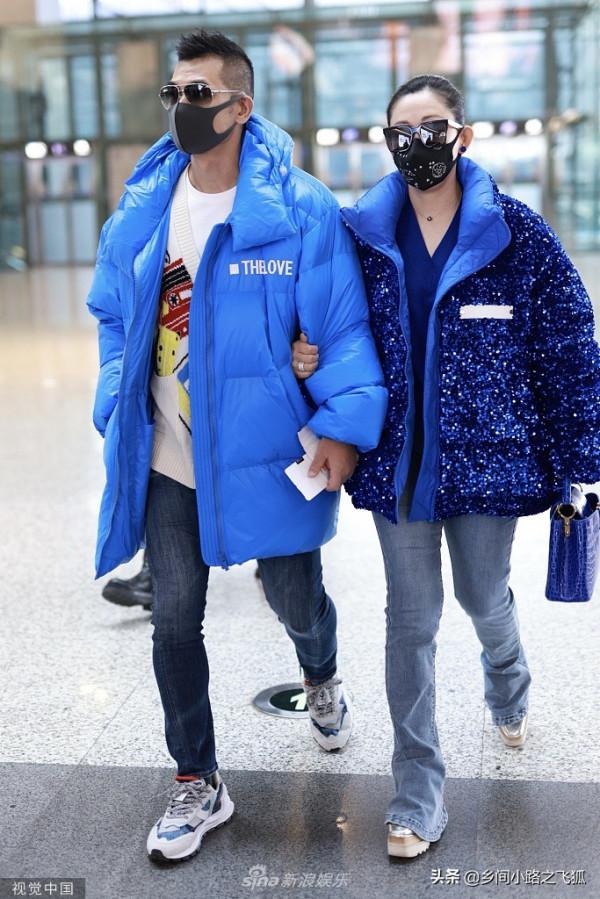 趙文卓張丹露夫婦同穿藍色系外套 步調一致挽手走顯甜蜜